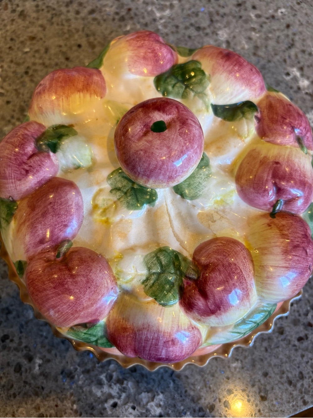 Vintage apple pie cover dish